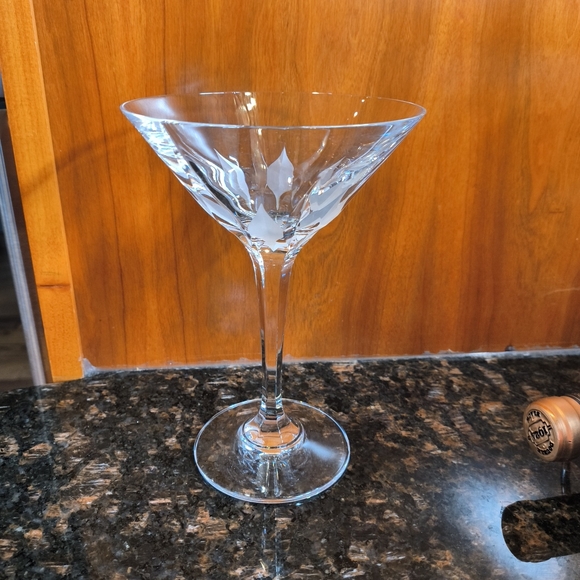 Mikasa Flame D'Amore Martini Glass Cut Crystal - Picture 1 of 3